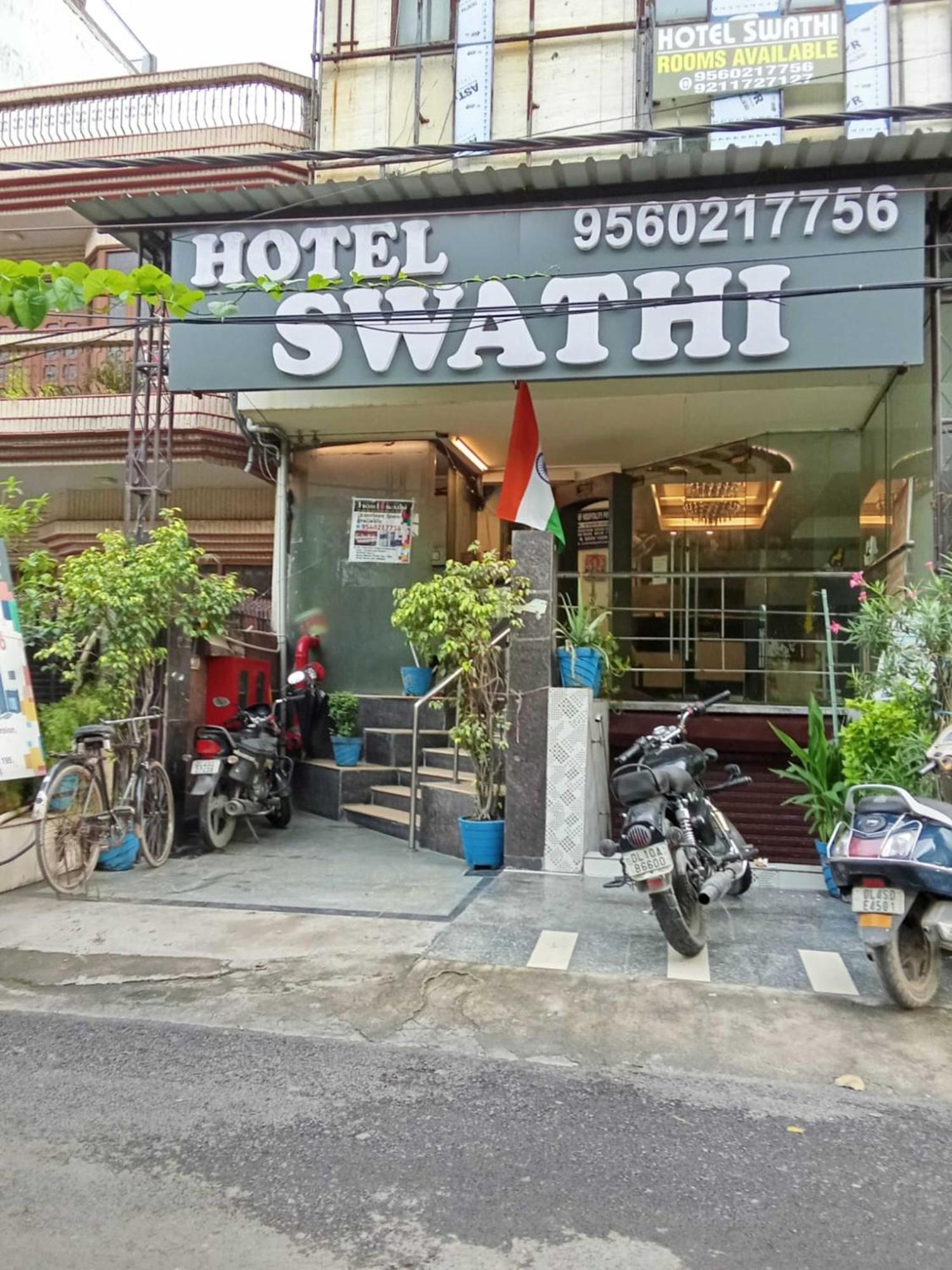 Paschim Vihar Hotel Delhi  Buitenkant foto